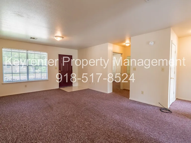 218 S 19th St — Photo 2