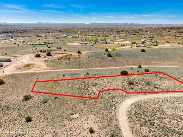 25640 N Lopez Dr, Paulden, AZ 86334