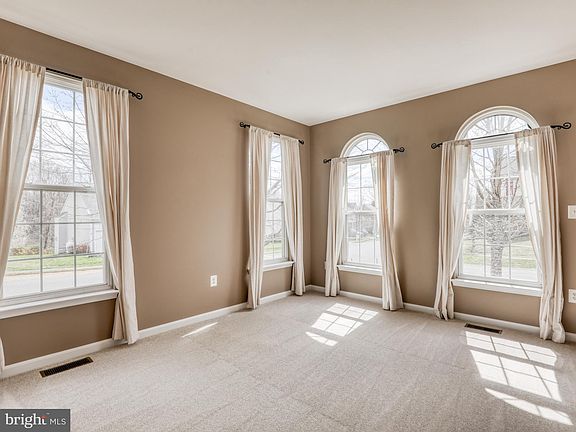 4th image of 35572 Lee Dr