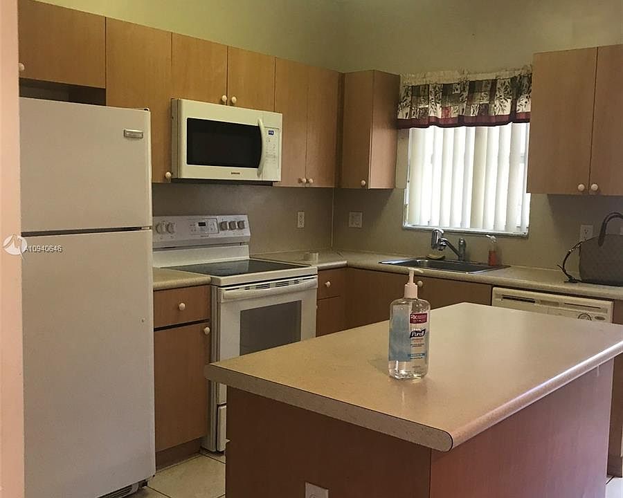 1st image of 2953 SE 15th Ter #2953