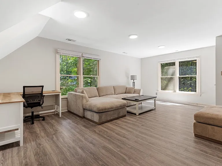 5008 Wood Valley Dr — Photo 30