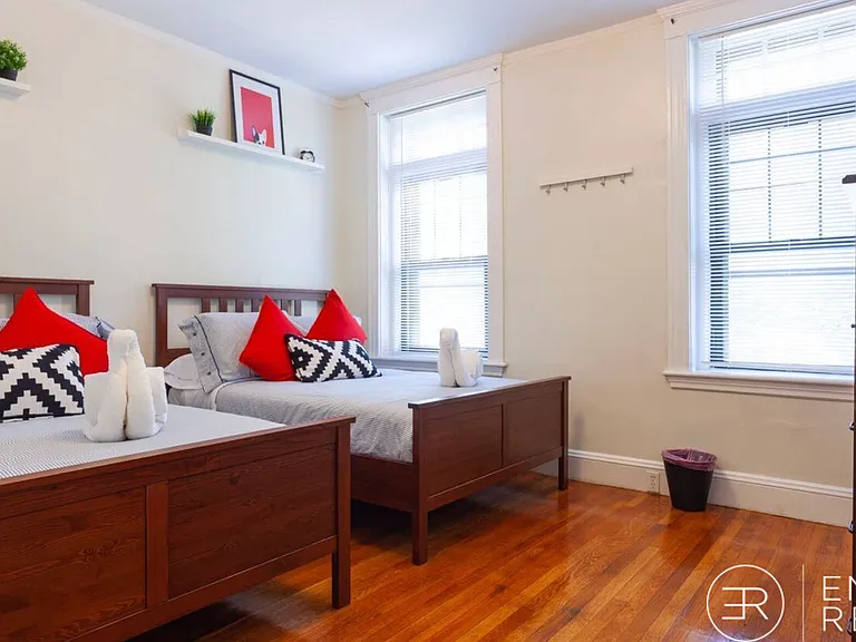 1247 Beacon St #1A — Photo 10