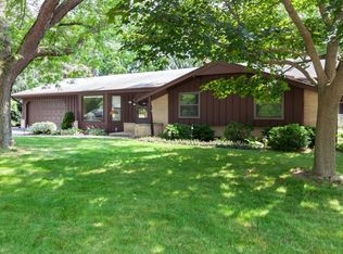 2511 W Hemlock Rd, Glendale, WI 53209