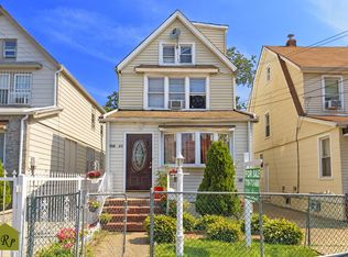 21611 111th Ave, Queens Village, NY 11429
