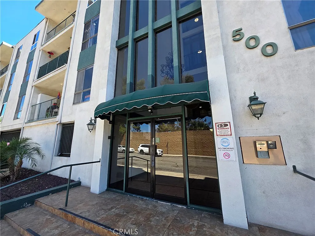 2 bed, 956 sqft, $2,950 — Photo 1
