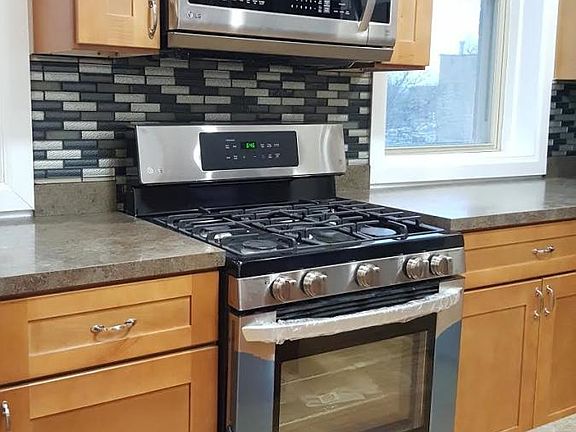 5th image of 1657 N Kedvale Ave #3