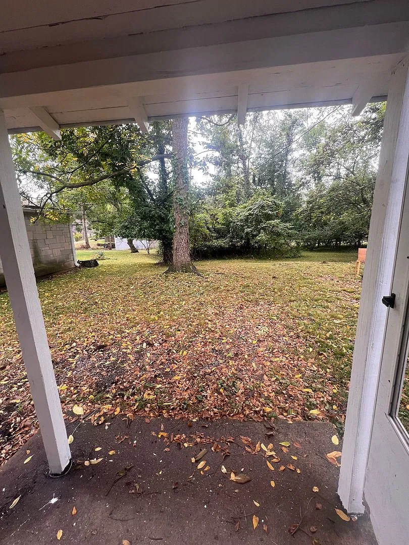 **August 2027** Beautiful Home with Large Backyard & Off-Street Parking!! 5 Bed, 3 Bath!! — Photo 3