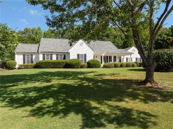 108 Carrie Leigh Ln, Pendleton, SC 29670