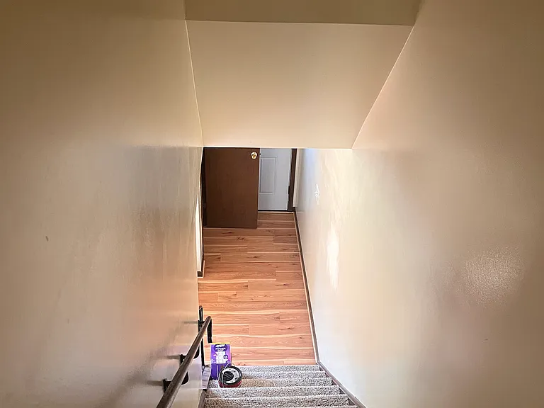 241 Robert Dr — Photo 10