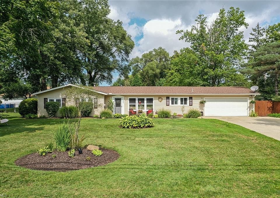 1st image of 4047 Oxford Dr