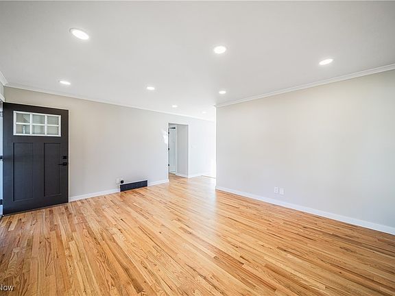 3rd image of 4417 Starlight Dr