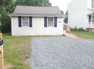 1518 Robinson Rd, Shady Side, MD 20764