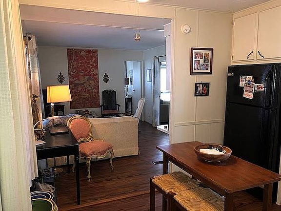 5th image of 9 Cocos Plumosa Dr