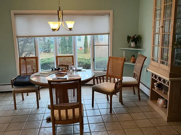 11 S Strong St, East Haven, CT 06513