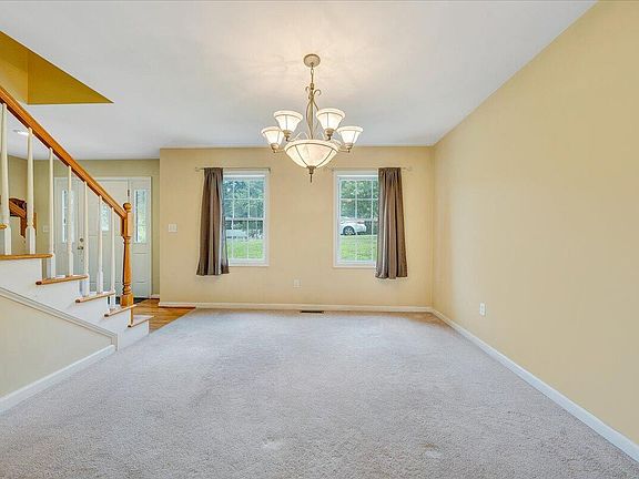 5th image of 3341 Westmoreland Dr