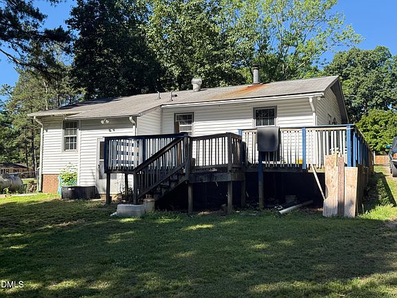 3rd image of 302 N Gaylee Lake Dr