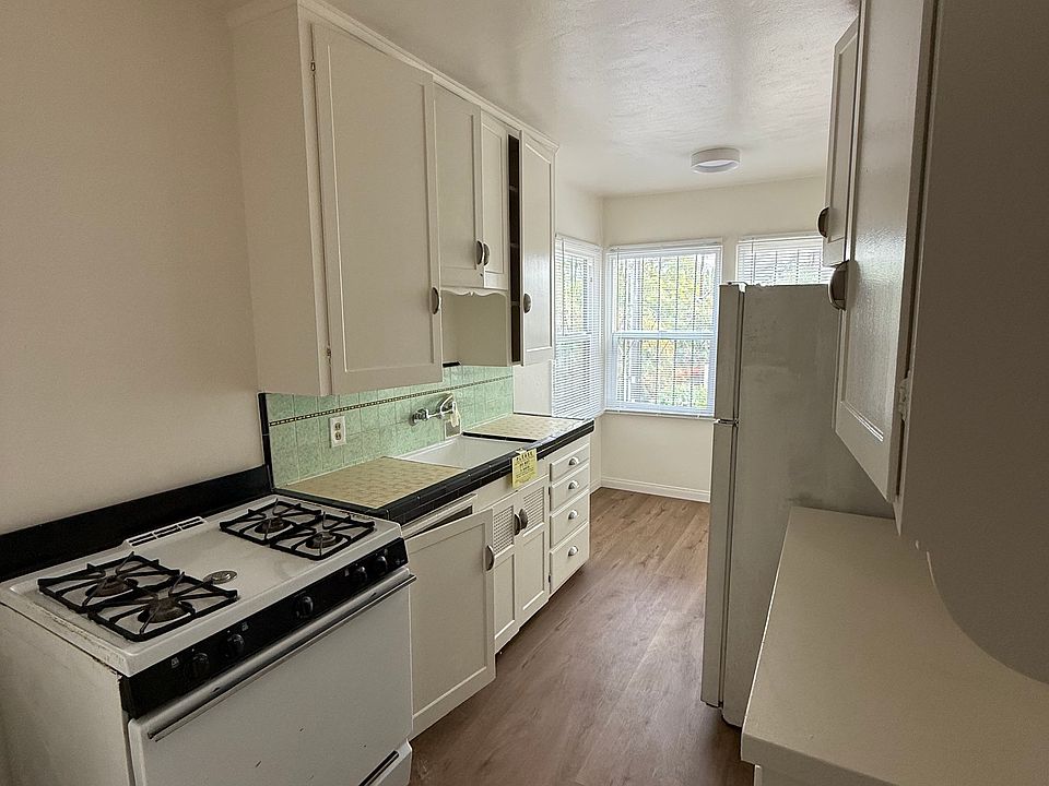 1st image of 2518 30th St #2518