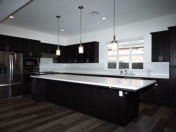 4th image of 2697 Tranquility St