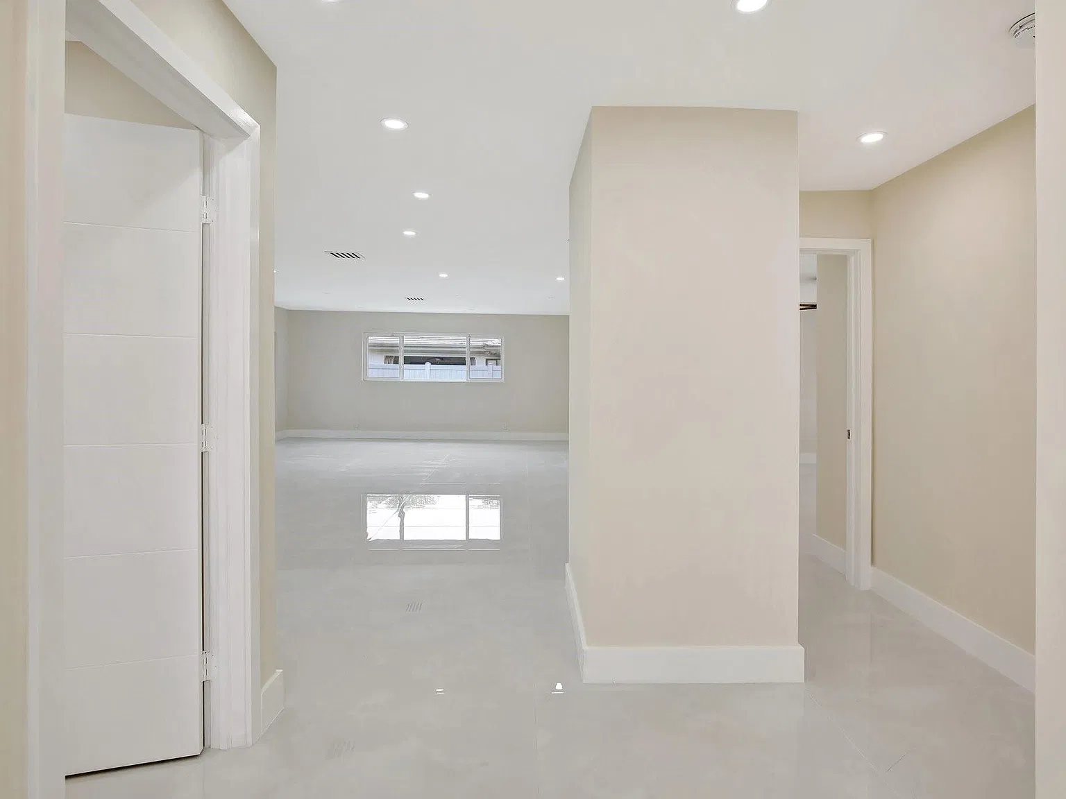 4 bed, 3.0 bath, 2280 sqft, $5,650 — Photo 3