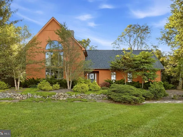 223 Fruit Orchard Dr, Capon Bridge, WV 26711