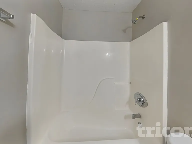 190 Fairclift Dr — Photo 15