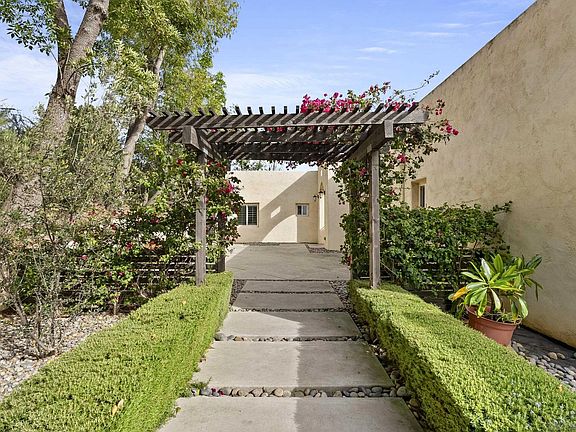5th image of 4214 Bobbie Ln