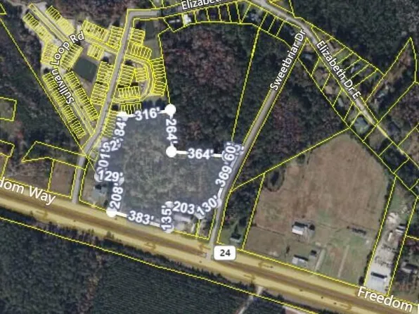 827 Freedom Way, Hubert, NC 28539