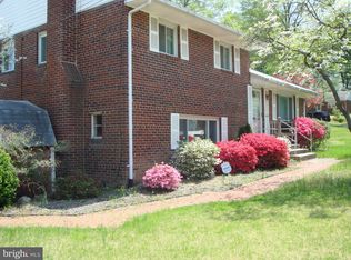 12201 Hunters Ln, Rockville, MD 20852