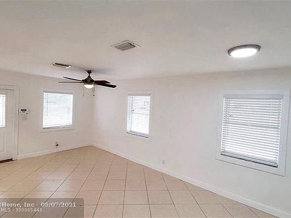 3rd image of 1410 NW 19th Ave