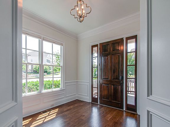5th image of 755 Shelley Ln