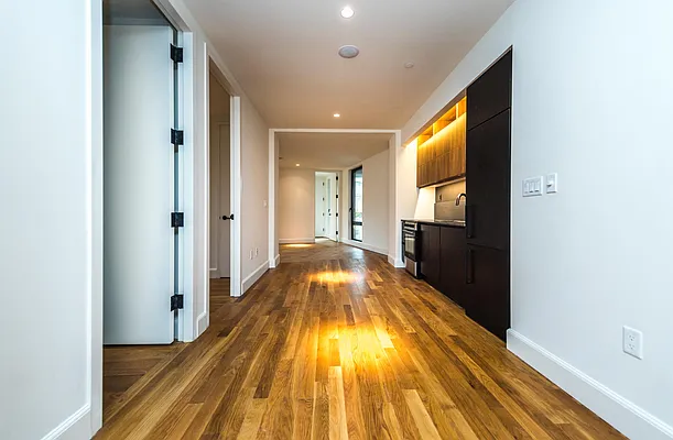 Rented by Nooklyn NYC LLC | media 100