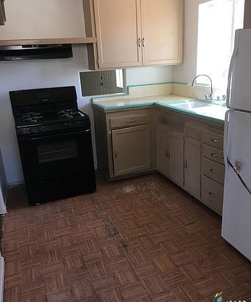 4th image of 937 S Imperial Ave