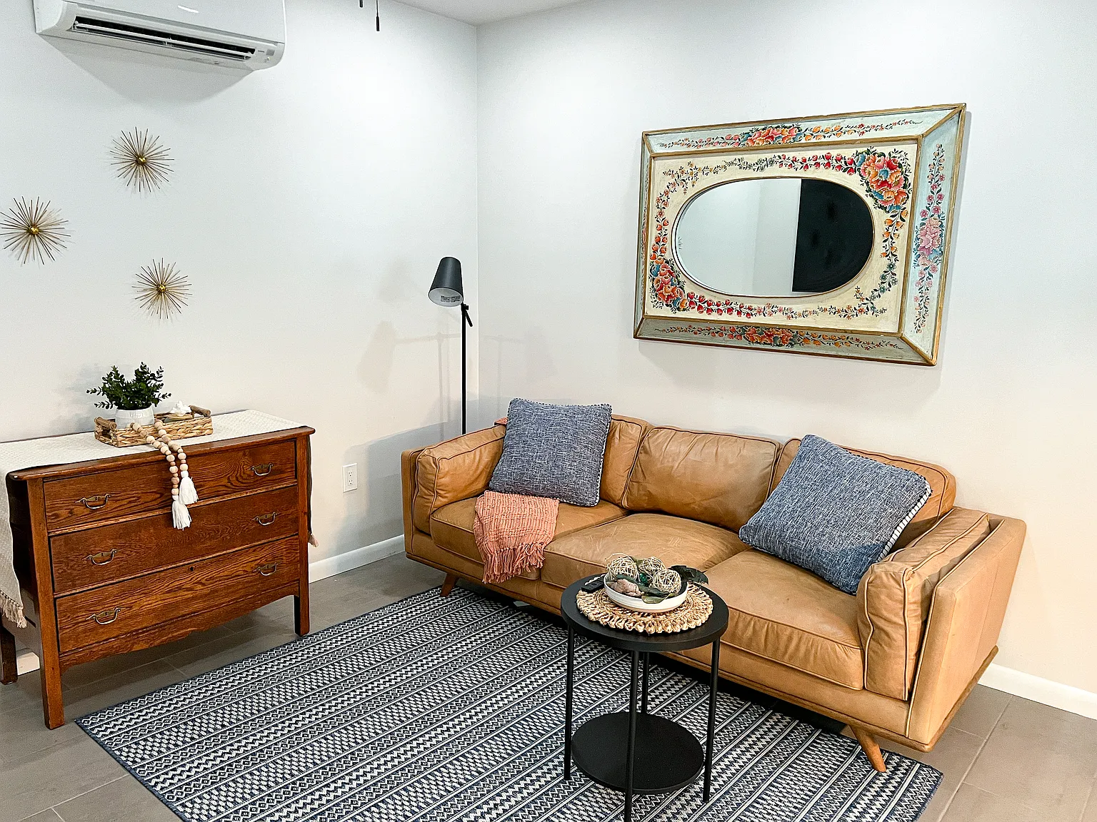 1 bed, 450 sqft, $2,100 — Photo 1
