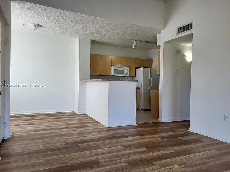 8070 N Nob Hill Rd #208 — Photo 7