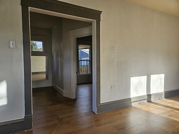 2nd image of 2315 Oakes Ave Unit A