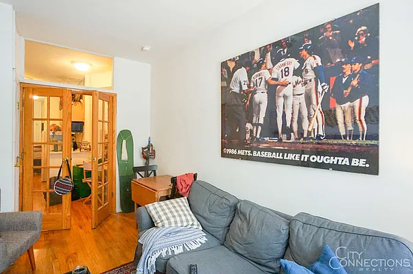 Rented by City Connections Realty | media 15