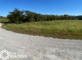 1689 Pin Oaks Ln, Mount Pleasant, IA 52641