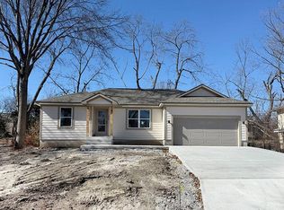 626 NW Village Dr, Lees Summit, MO 64063