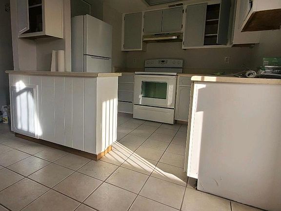 4th image of 1424 E Knoll Cir #101