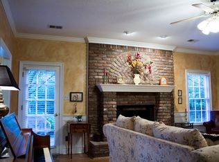 829 Autumn Winds Dr, Collierville, TN 38017