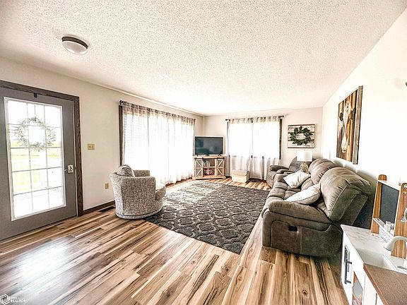 4th image of 2186 485th St