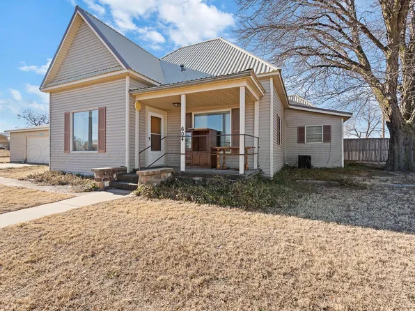 604 E 4th St, Clarendon, TX 79226