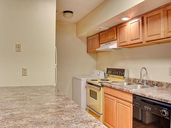 4th image of 1415 McCain Ln #1415