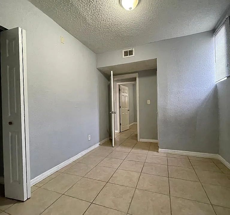 1st image of 1332 W 21st St APT 1