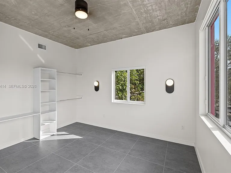 315 NW 32nd St #301 — Photo 12