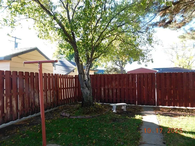 1710 Alpha St — Photo 20
