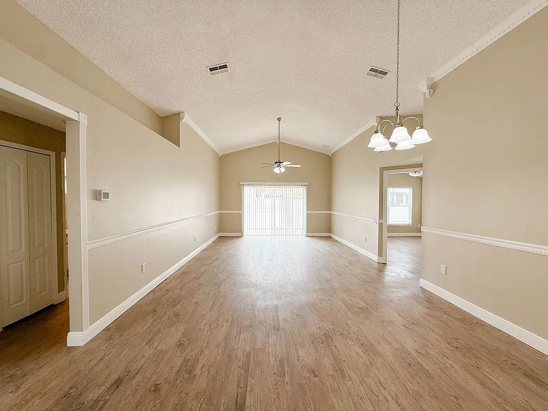4 bed, 2.0 bath, 1685 sqft, $2,450 — Photo 2