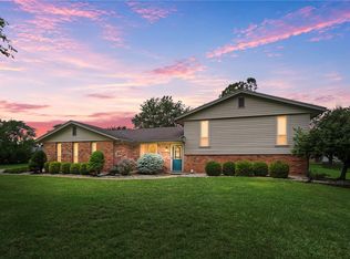 881 Lyncreek Dr, Dayton, OH 45458