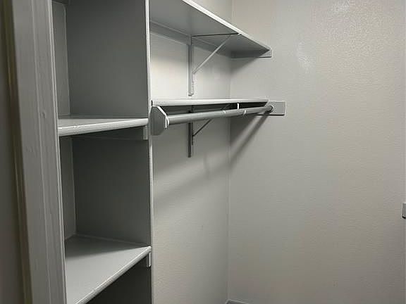 4th image of 2112 Bentwood Dr