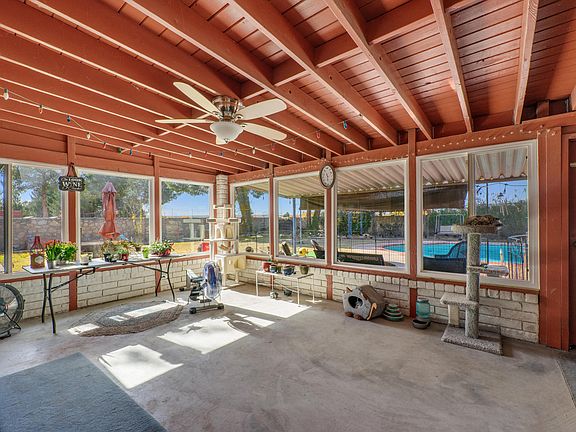 5th image of 821 Live Oak Dr